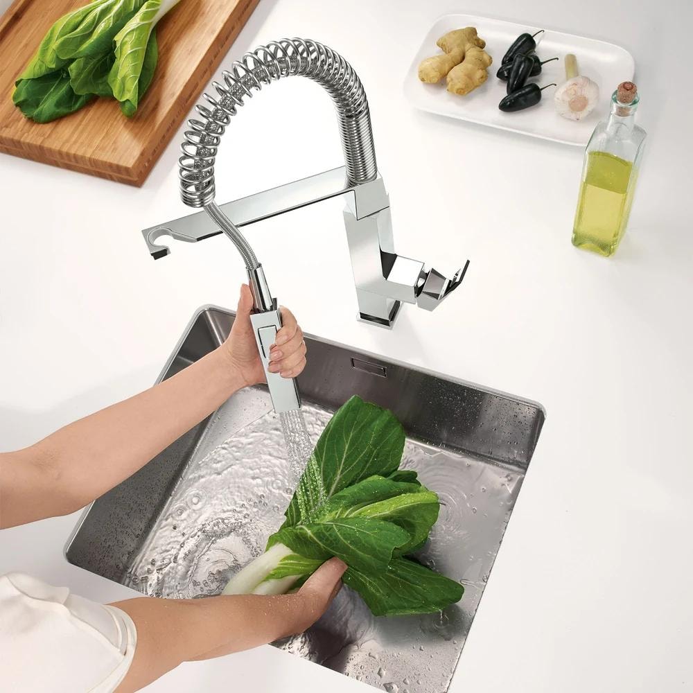 Grohe K7 spring kitchen faucet with pull-down spray head, overhead view